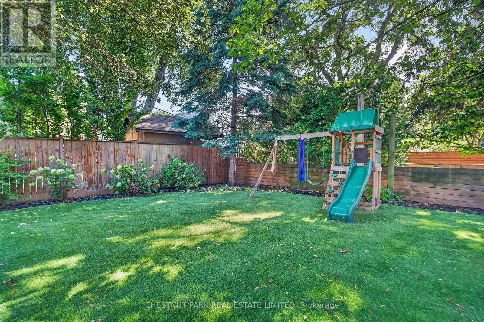 521 Sutherland Drive, Toronto, Ontario  M4G 1K9 - Photo 37 - C13783372