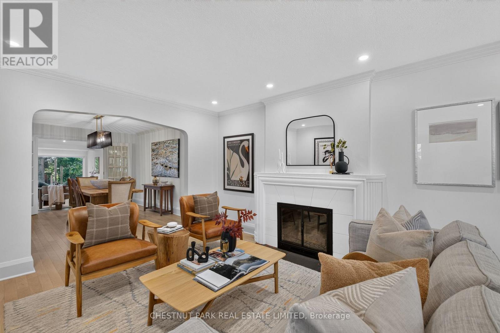 521 Sutherland Drive, Toronto, Ontario  M4G 1K9 - Photo 7 - C13783372