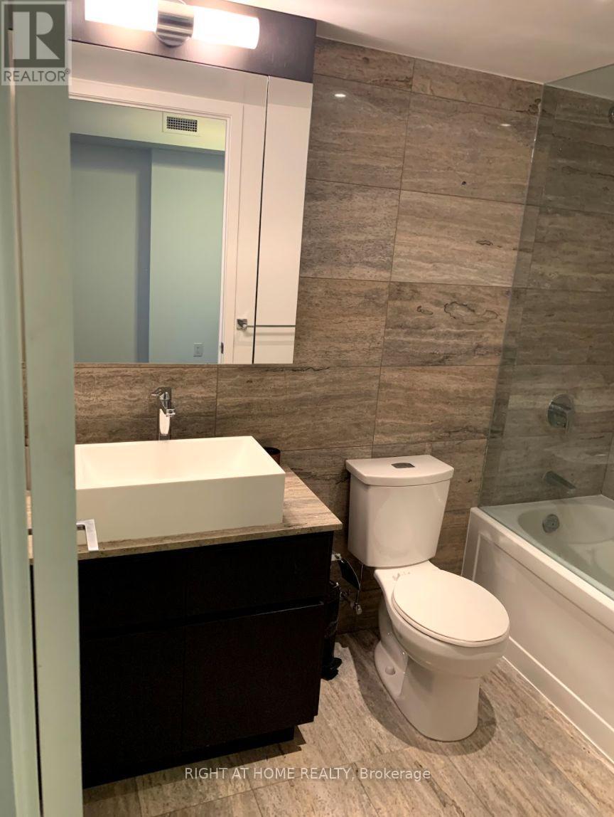 2107 - 15 Iceboat Terrace, Toronto (Waterfront Communities), Ontario  M5V 4A5 - Photo 11 - C13783376