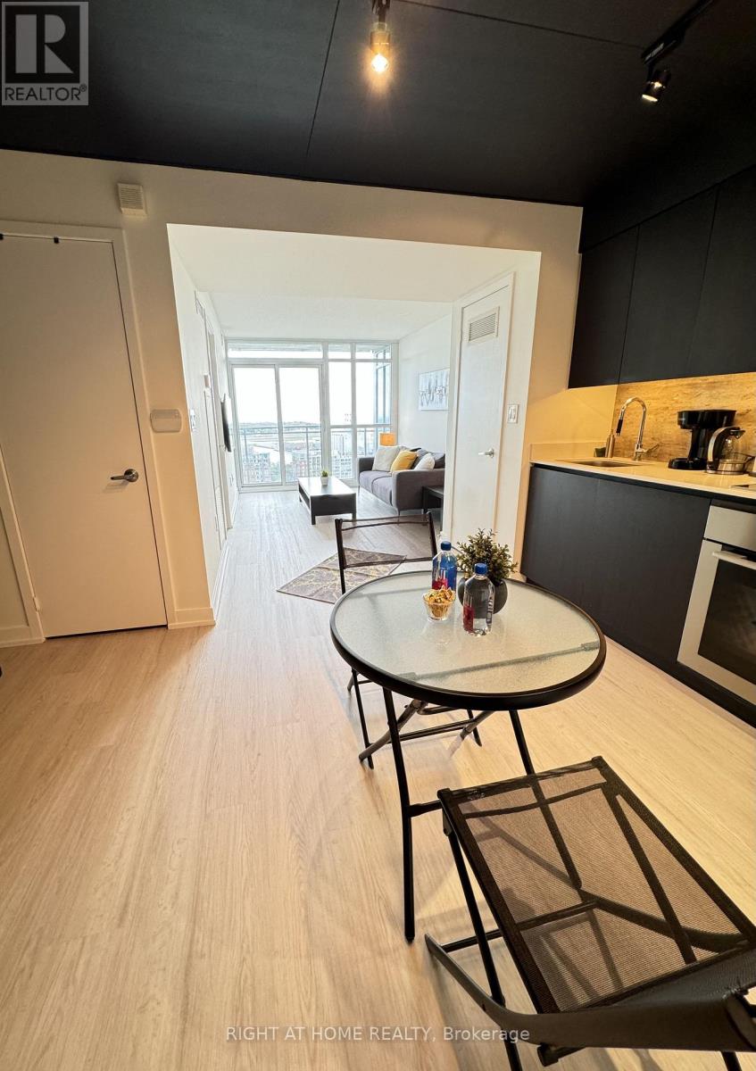 2107 - 15 Iceboat Terrace, Toronto (Waterfront Communities), Ontario  M5V 4A5 - Photo 8 - C13783376