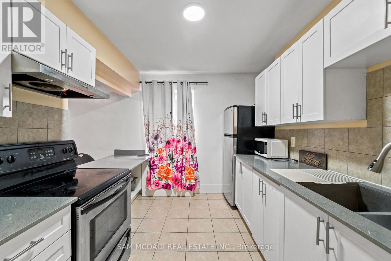 302 - 1016 O'connor Drive, Toronto (O'connor-Parkview), Ontario  M4B 2T3 - Photo 6 - E13783362
