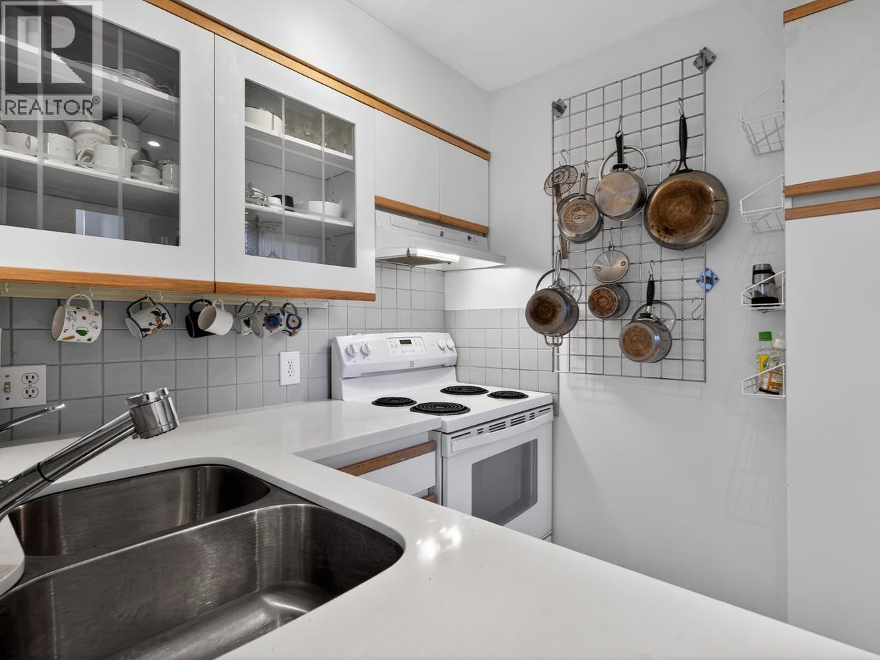 2175 W 3rd Avenue, Vancouver, British Columbia V6K 1L2 - Photo 10 - R3165434