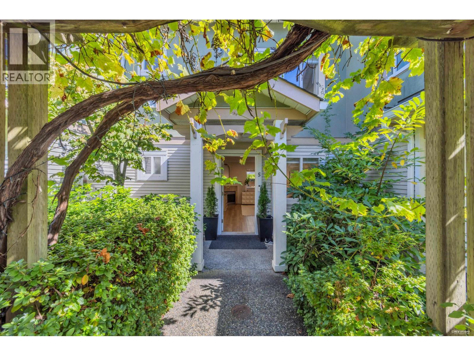 5 1233 W 16th Street, North Vancouver, British Columbia  V7P 1R5 - Photo 37 - R3165442