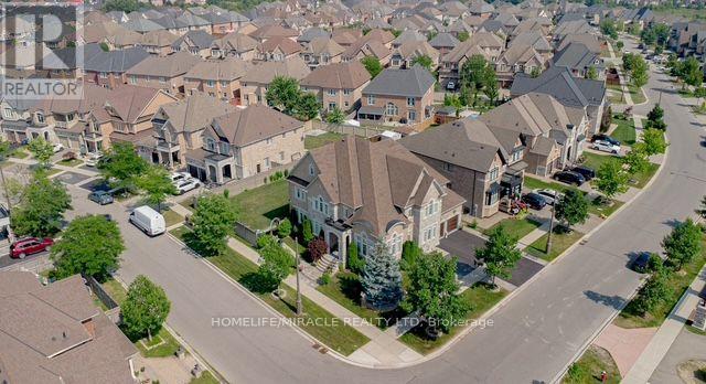 37 Degrey Drive, Brampton, Ontario  L6P 3X5 - Photo 2 - W13783384