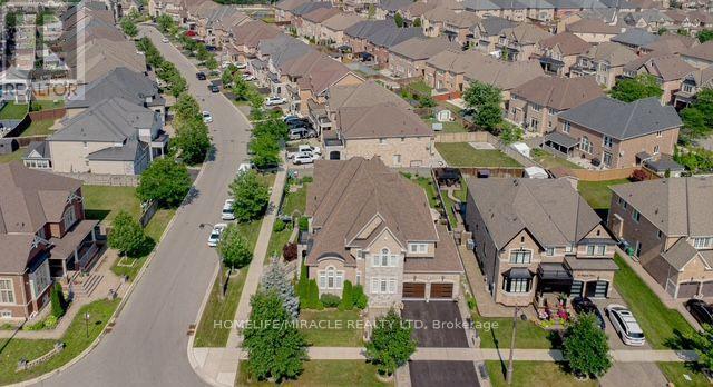 37 Degrey Drive, Brampton, Ontario  L6P 3X5 - Photo 3 - W13783384