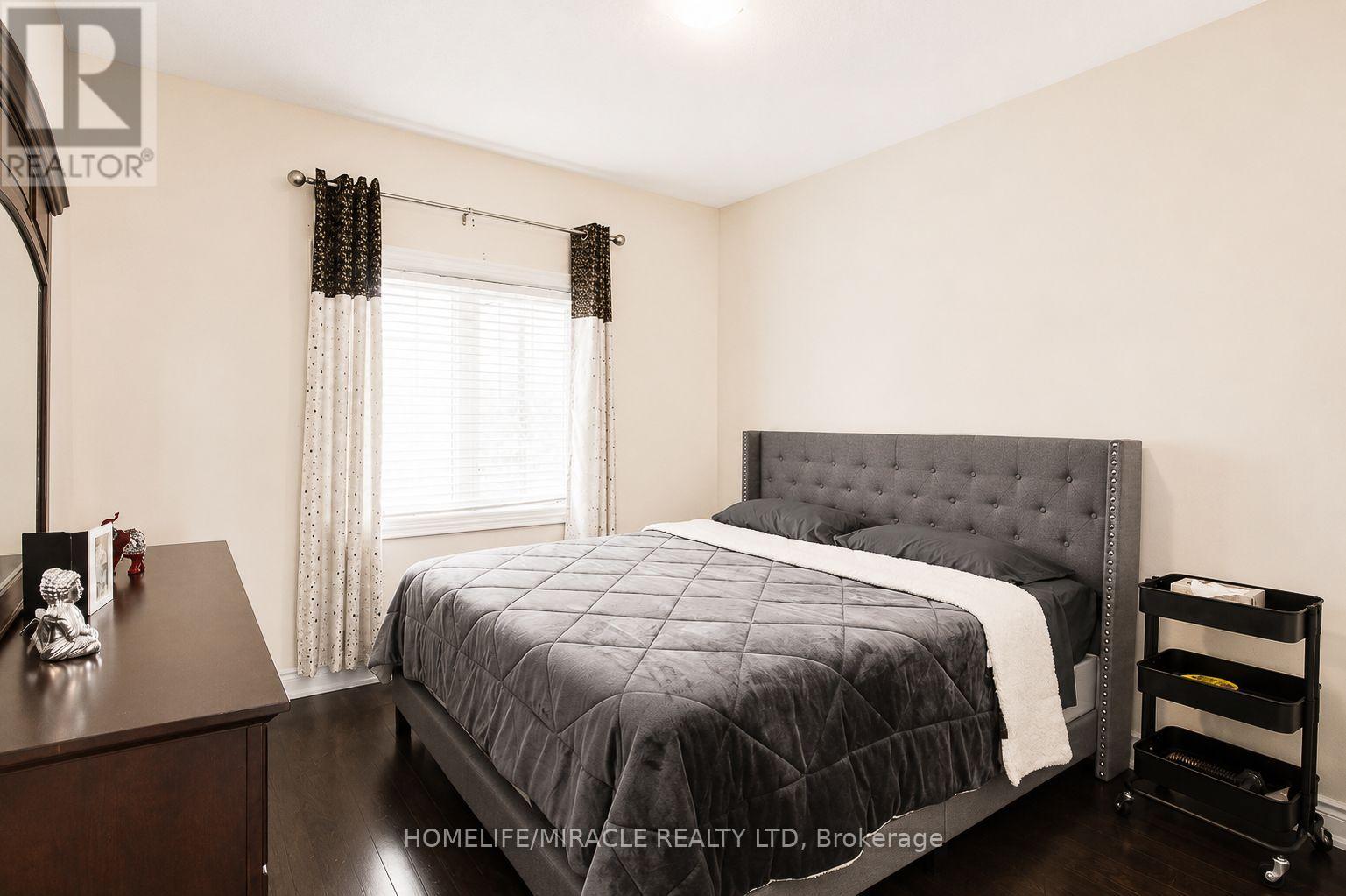 37 Degrey Drive, Brampton, Ontario  L6P 3X5 - Photo 18 - W13783384