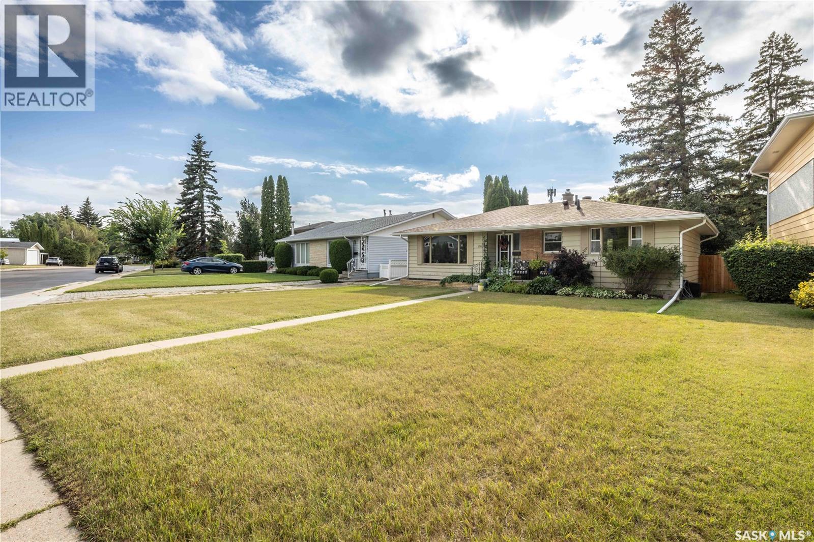 2612 Haultain Avenue, Saskatoon, Saskatchewan  S7J 1R6 - Photo 1 - SK047706