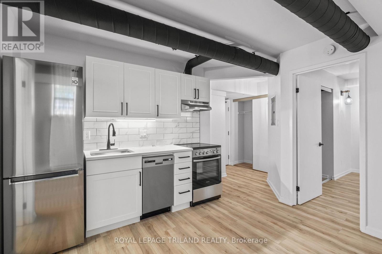 B3 - 330 Clarence Street, London East, Ontario  N6A 6H6 - Photo 1 - X13783400