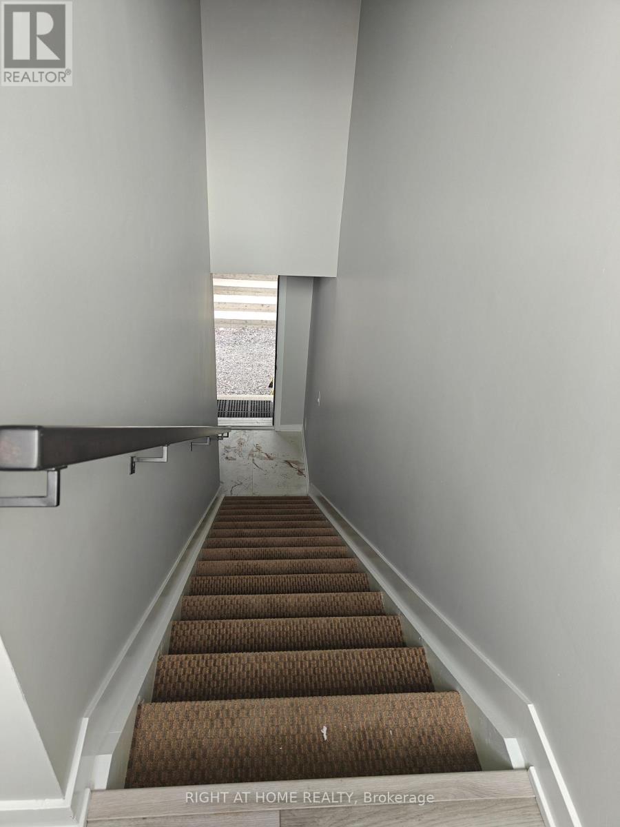 C - 1332 Thames Street, Ottawa, Ontario  K1Z 7N4 - Photo 3 - X13783424