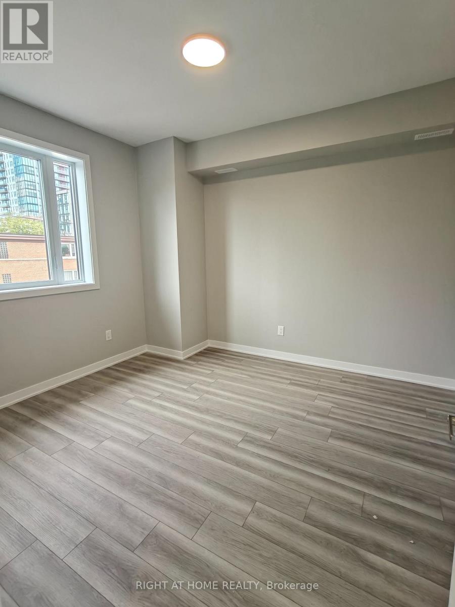 C - 1332 Thames Street, Ottawa, Ontario  K1Z 7N4 - Photo 7 - X13783424
