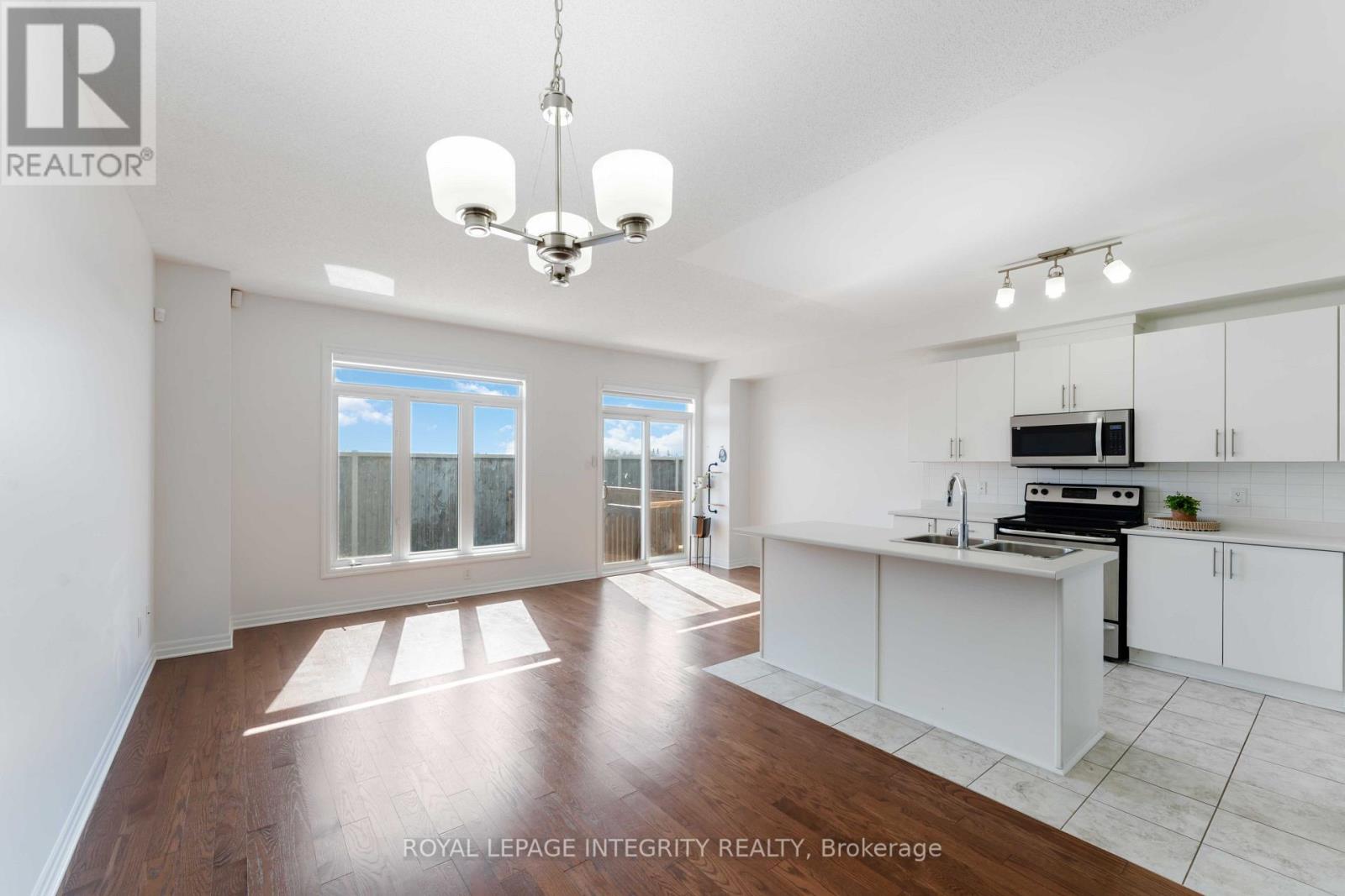 521 Rioja Street, Ottawa, Ontario  K2S 0H8 - Photo 4 - X13783426