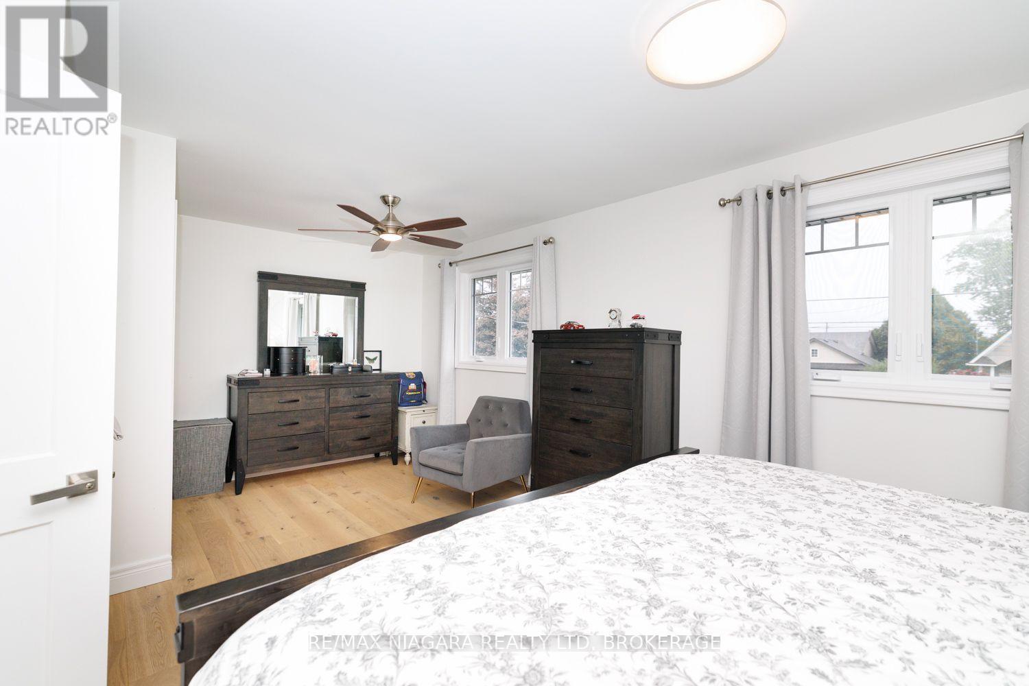 31 Pleasant Avenue S, Fort Erie (Ridgeway), Ontario  L0S 1N0 - Photo 13 - X13783420