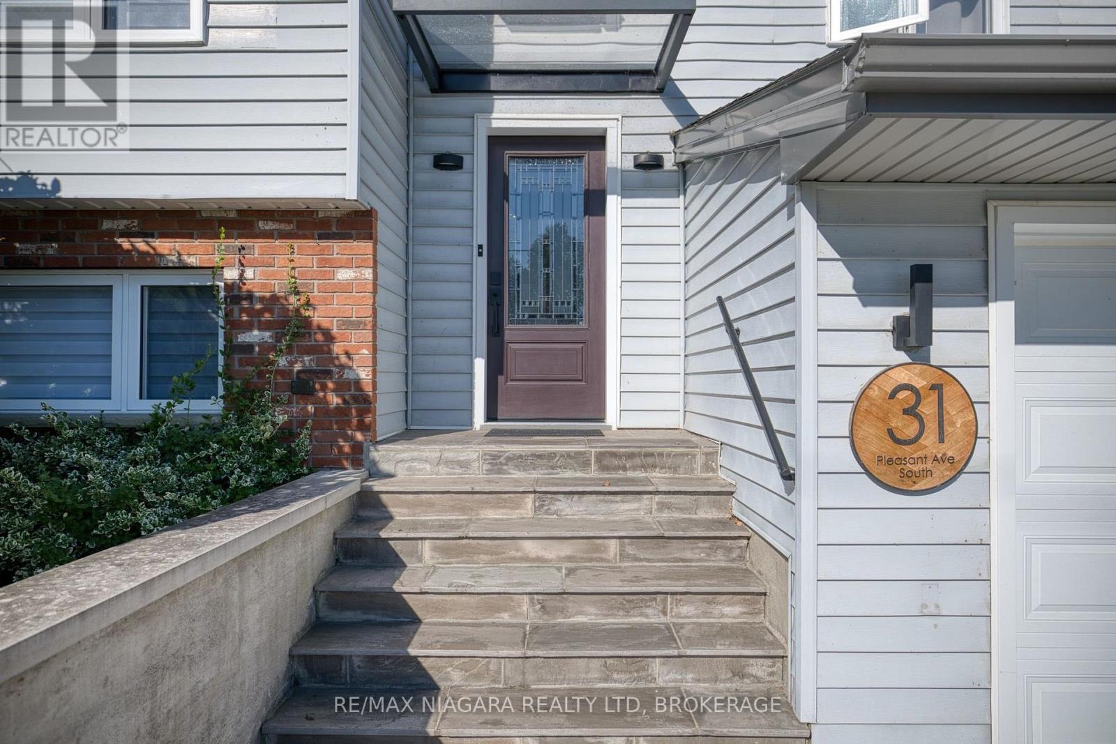 31 Pleasant Avenue S, Fort Erie (Ridgeway), Ontario  L0S 1N0 - Photo 4 - X13783420