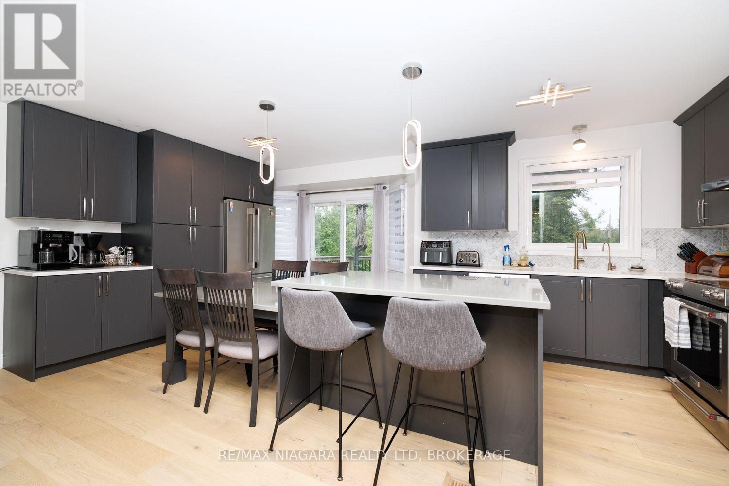31 Pleasant Avenue S, Fort Erie (Ridgeway), Ontario  L0S 1N0 - Photo 6 - X13783420