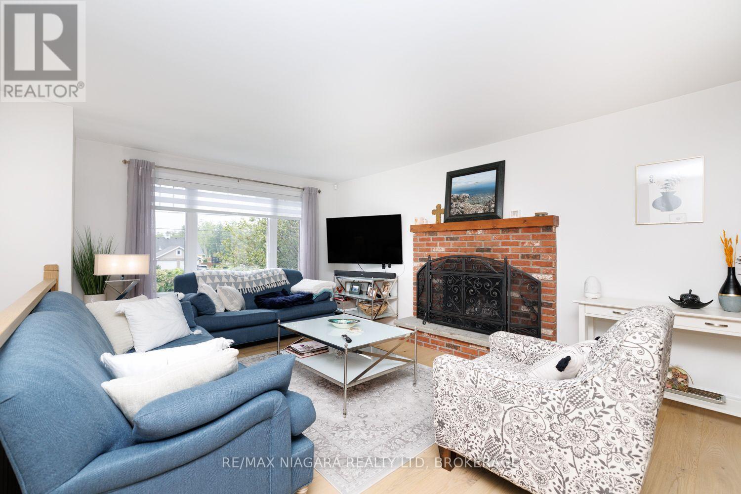 31 Pleasant Avenue S, Fort Erie (Ridgeway), Ontario  L0S 1N0 - Photo 9 - X13783420