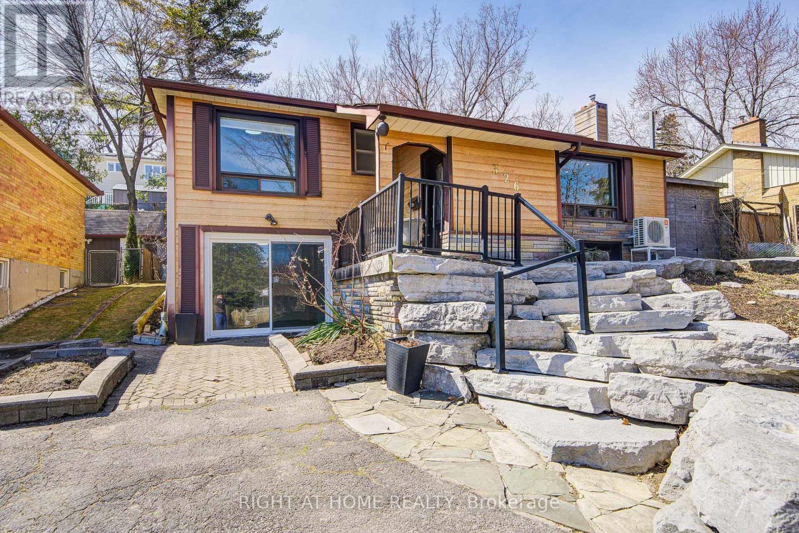 326 JAYBELL GROVE, Toronto, Ontario
