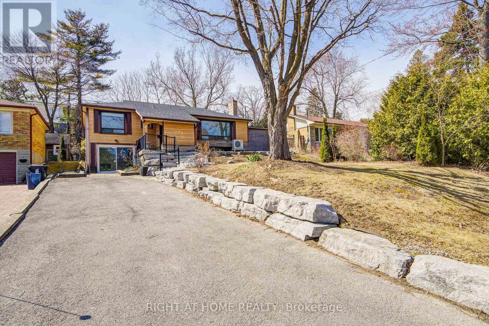 326 Jaybell Grove, Toronto, Ontario  M1C 2X5 - Photo 2 - E13783408