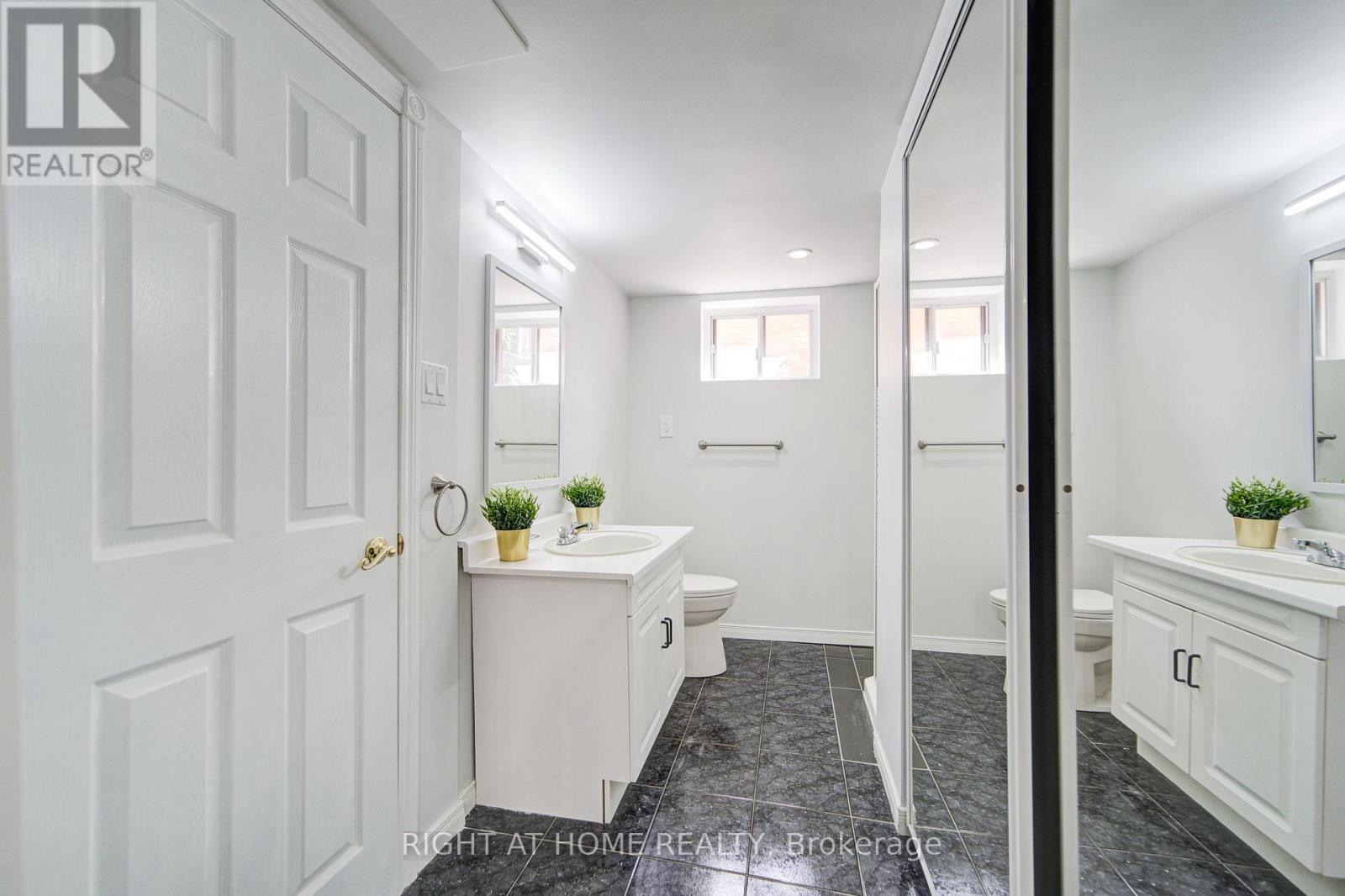 326 Jaybell Grove, Toronto, Ontario  M1C 2X5 - Photo 38 - E13783408
