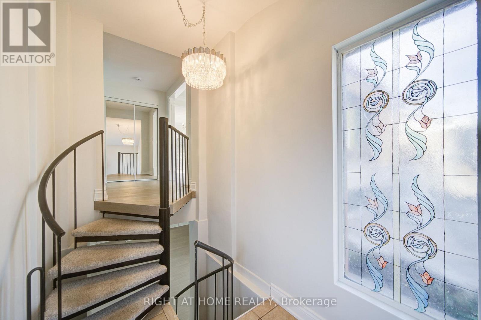 326 Jaybell Grove, Toronto, Ontario  M1C 2X5 - Photo 5 - E13783408