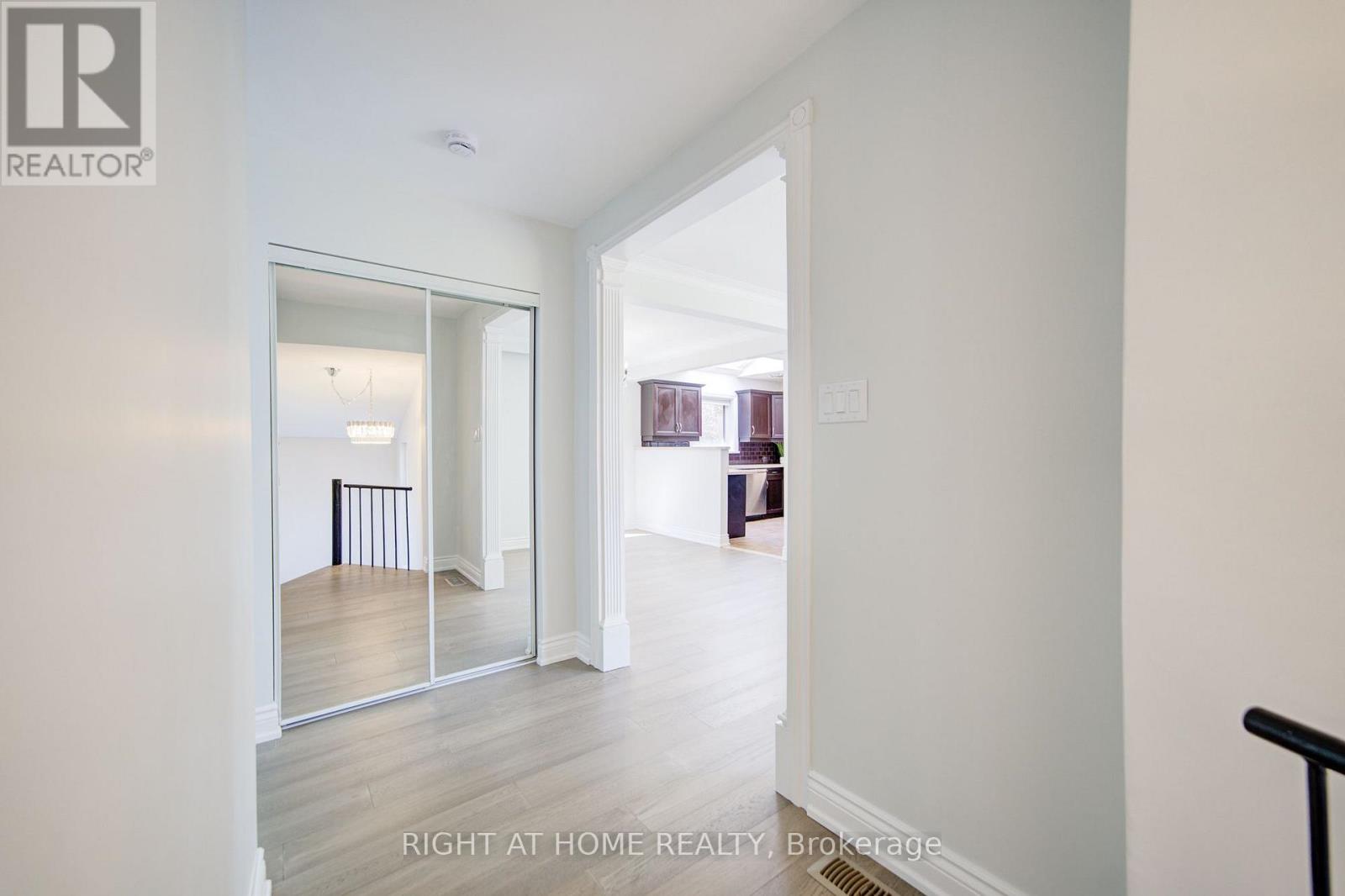326 Jaybell Grove, Toronto, Ontario  M1C 2X5 - Photo 6 - E13783408