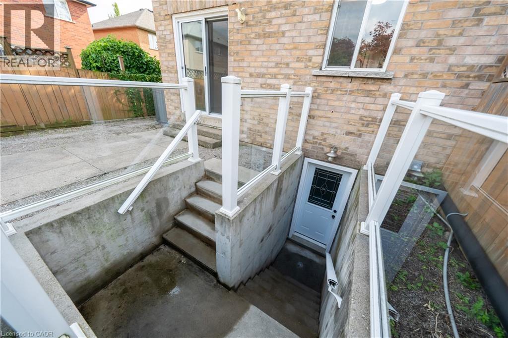 2031 Westree Drive, Oakville, Ontario  L6M 3W3 - Photo 12 - 40861811