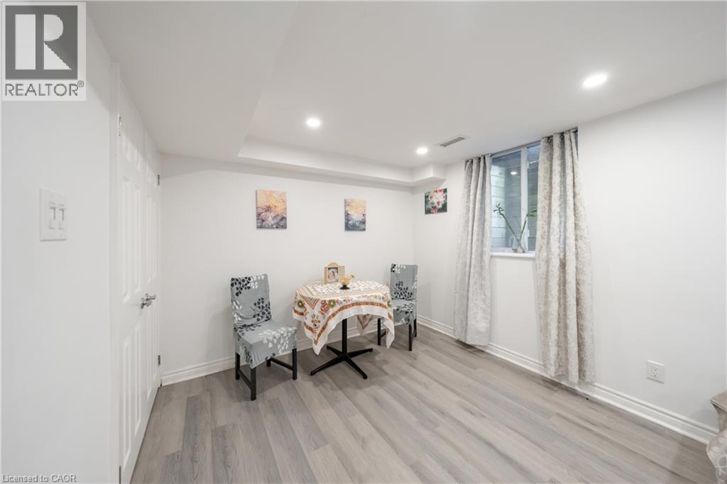 2031 Westree Drive, Oakville, Ontario  L6M 3W3 - Photo 16 - 40861811