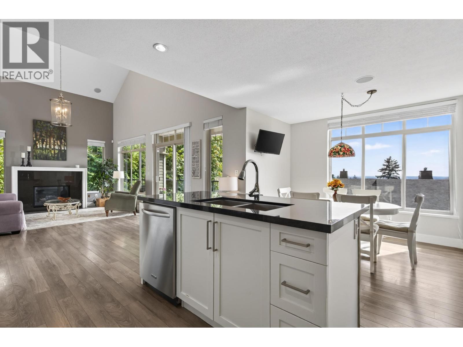 107 3458 Burke Village Promenade, Coquitlam, British Columbia  V3E 0J1 - Photo 11 - R3165390