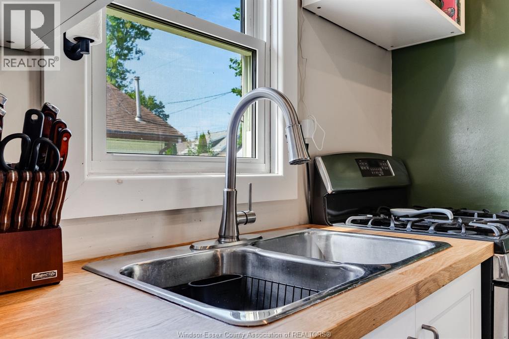 13 Westmoreland Avenue, Leamington, Ontario  N8H 3P2 - Photo 6 - 26022560