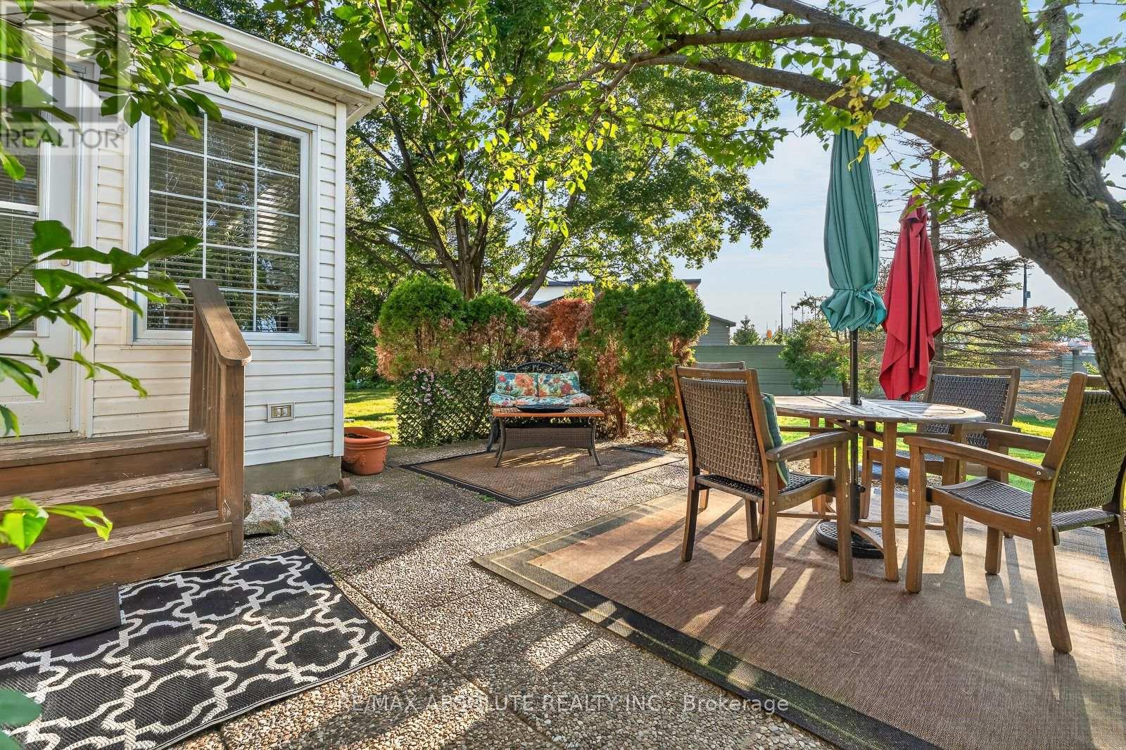 12 Oyster Bay Court, Ottawa, Ontario  K2S 1H3 - Photo 32 - X13783482