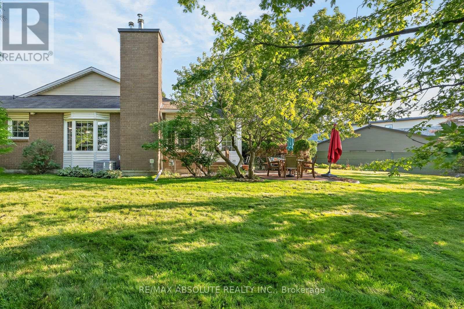12 Oyster Bay Court, Ottawa, Ontario  K2S 1H3 - Photo 4 - X13783482