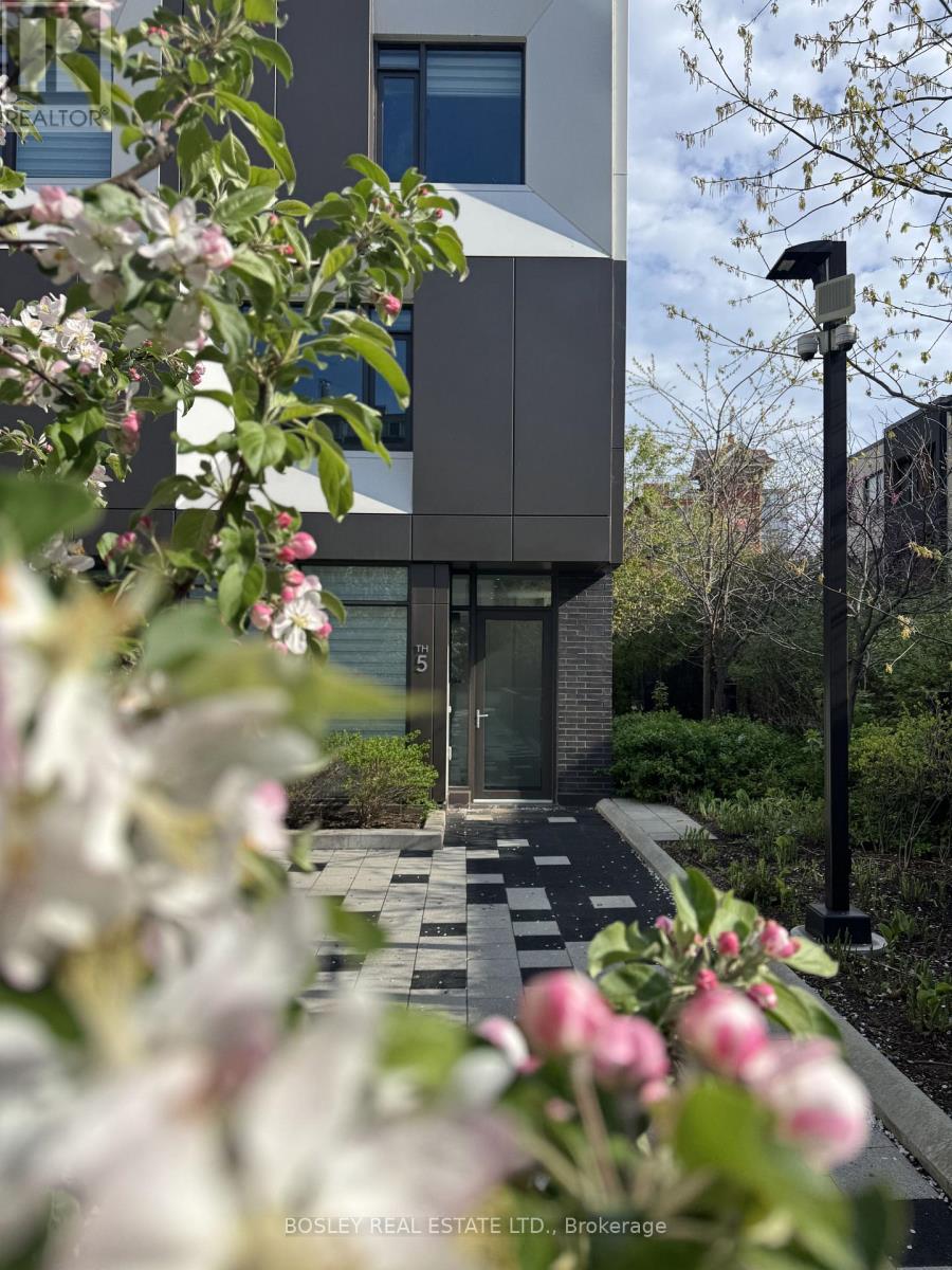 TH05 - 51 PAUL LANE GARDENS, Toronto, Ontario