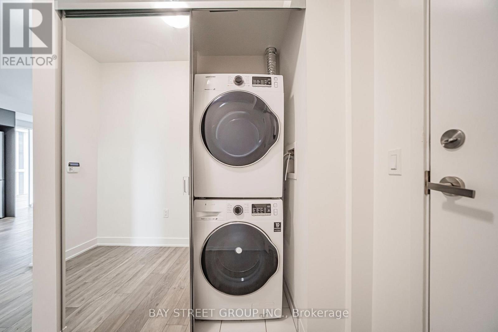 2412 - 195 Redpath Avenue, Toronto, Ontario  M4P 0E4 - Photo 4 - C13783456
