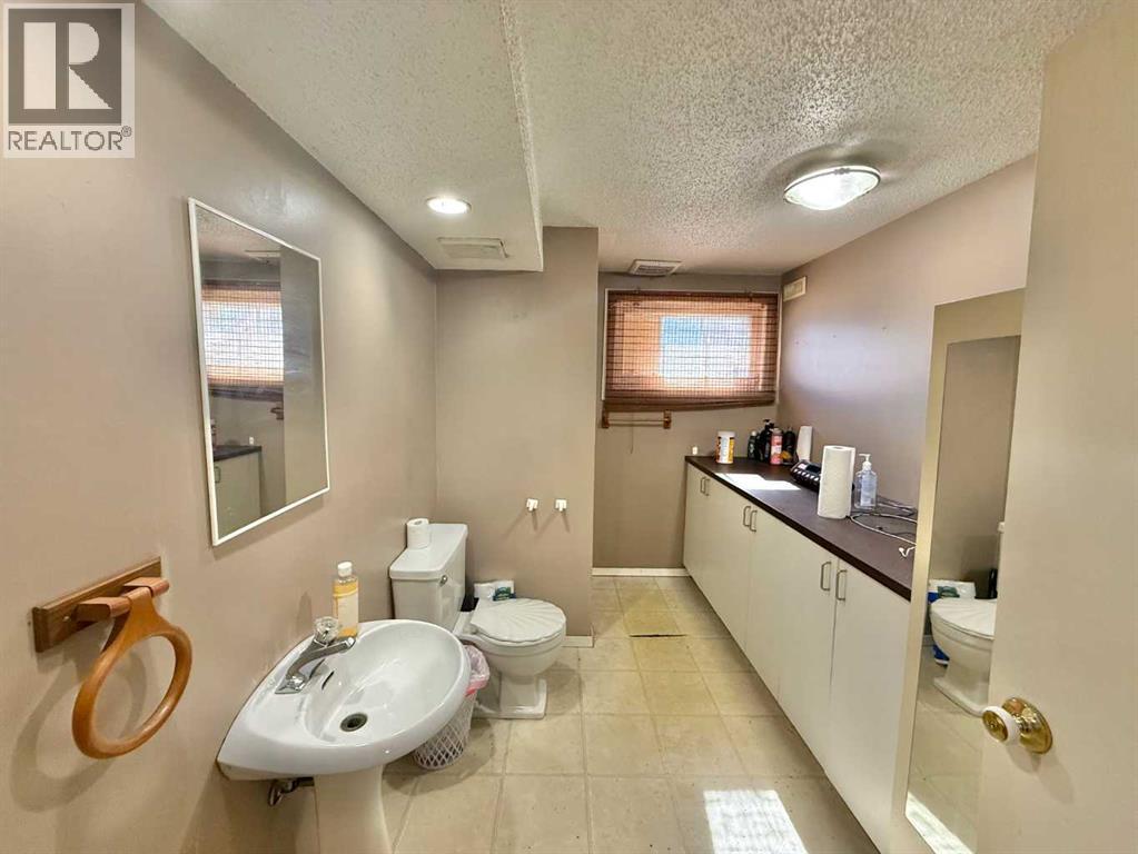119 Erith Drive, Hinton, Alberta  T7V 1P1 - Photo 20 - A2345354