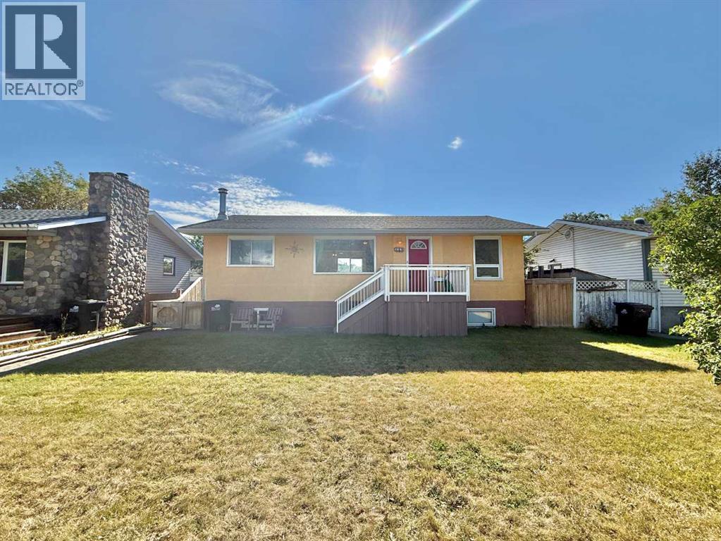 119 Erith Drive, Hinton, Alberta  T7V 1P1 - Photo 2 - A2345354