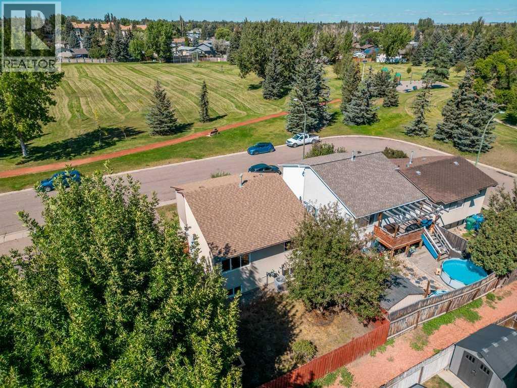 8 Columbia Bay W, Lethbridge, Alberta  T1K 5A7 - Photo 3 - A2341590