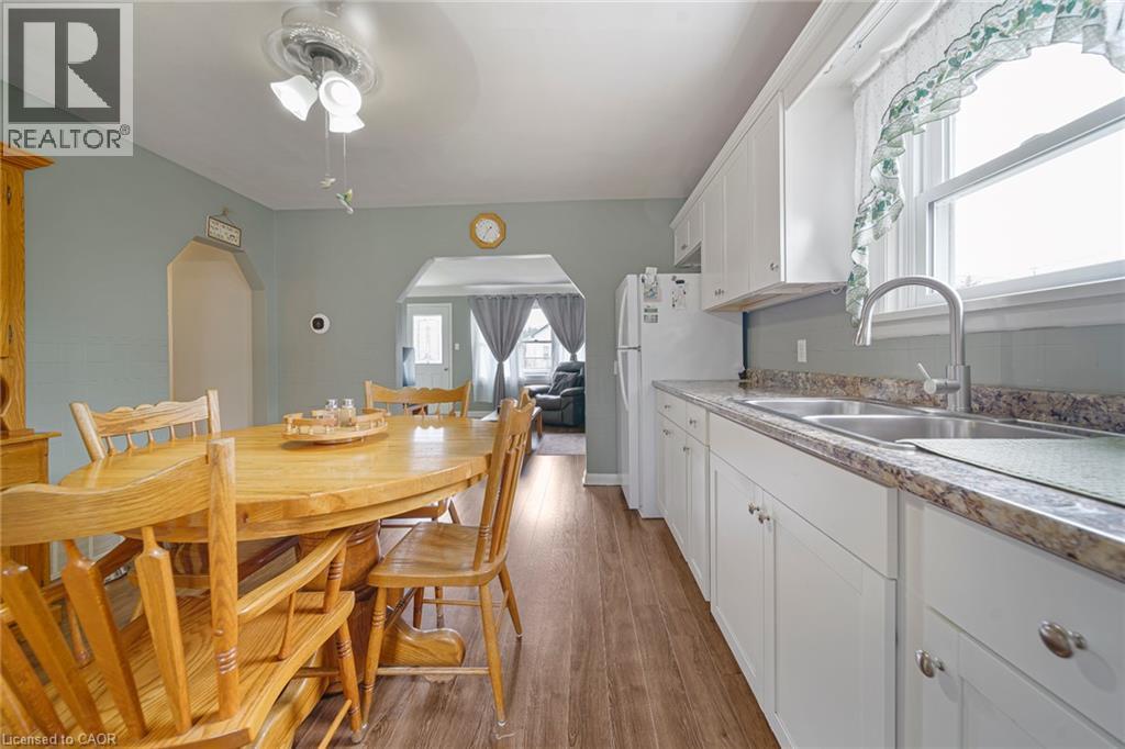 205 Crysler Street, Delhi, Ontario  N4B 1H9 - Photo 13 - 40860399