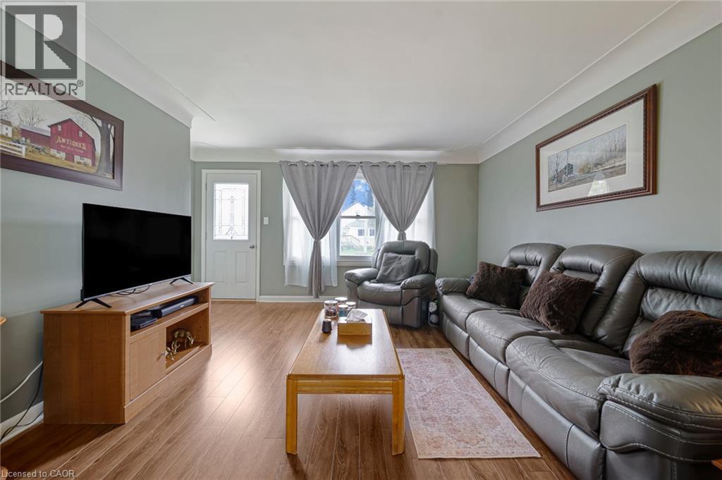 205 Crysler Street, Delhi, Ontario  N4B 1H9 - Photo 4 - 40860399