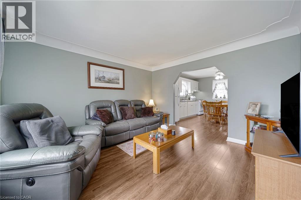 205 Crysler Street, Delhi, Ontario  N4B 1H9 - Photo 3 - 40860399