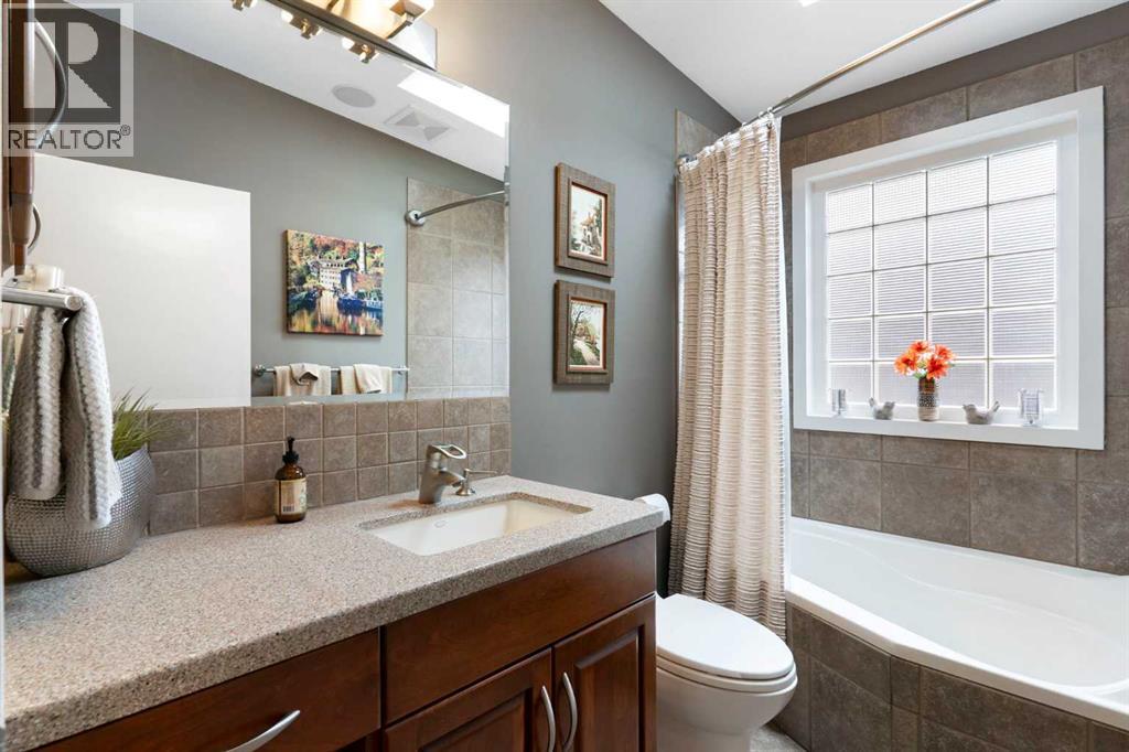 43 Cromwell Avenue NW, Calgary, Alberta  T2L 0M6 - Photo 24 - A2337754