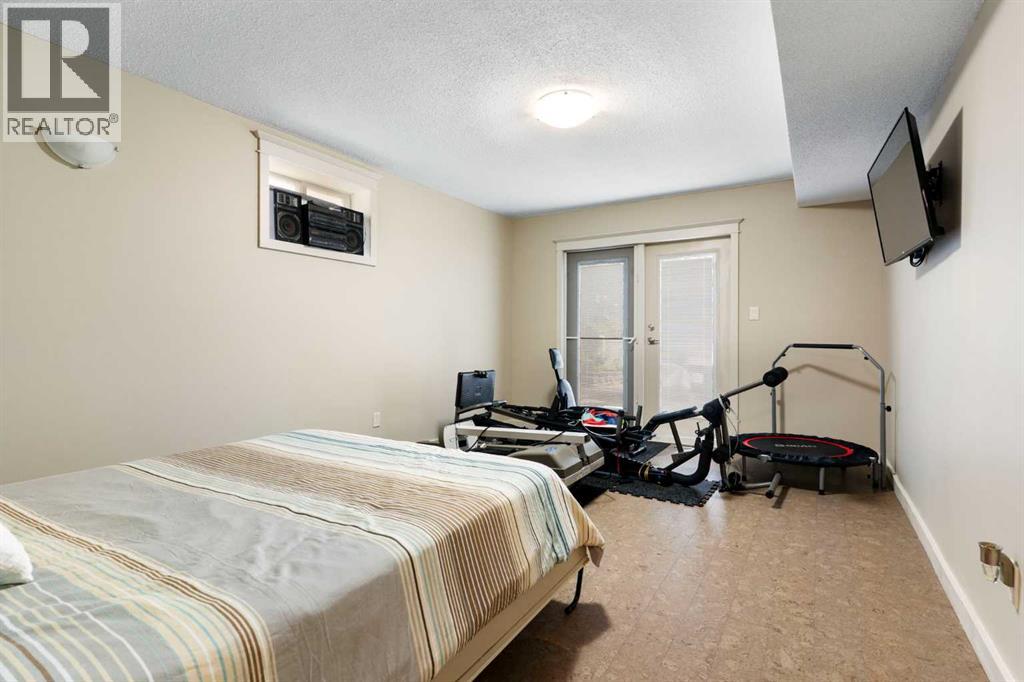 43 Cromwell Avenue NW, Calgary, Alberta  T2L 0M6 - Photo 43 - A2337754