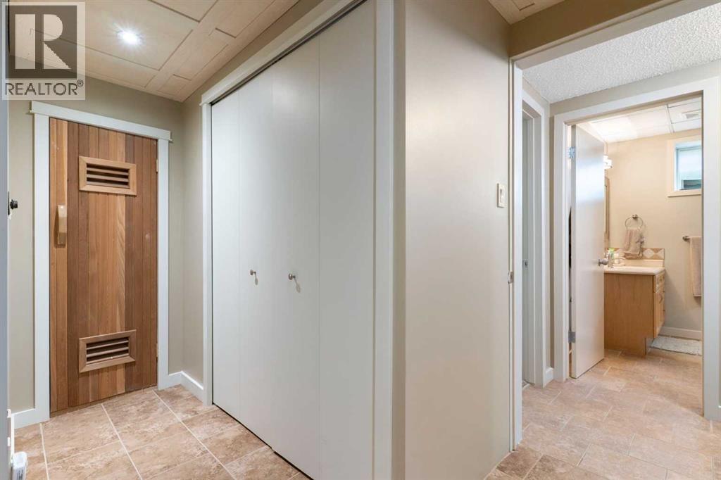 43 Cromwell Avenue NW, Calgary, Alberta  T2L 0M6 - Photo 40 - A2337754