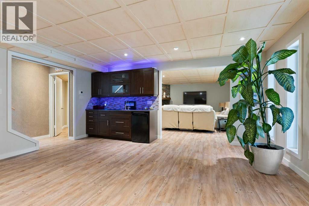 43 Cromwell Avenue NW, Calgary, Alberta  T2L 0M6 - Photo 36 - A2337754