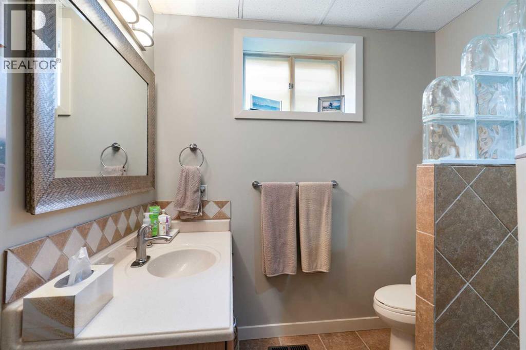 43 Cromwell Avenue NW, Calgary, Alberta  T2L 0M6 - Photo 41 - A2337754