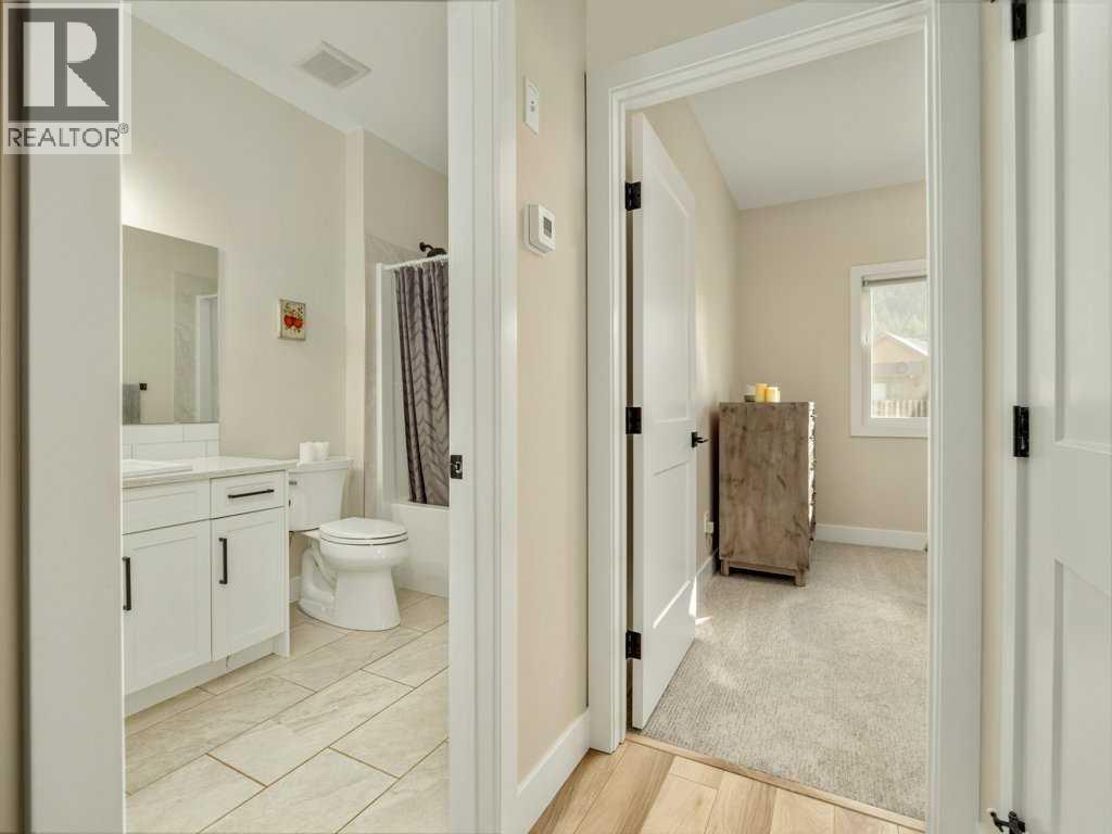 3022 225 Street, Bellevue, Alberta  T0K 0C0 - Photo 10 - A2344484
