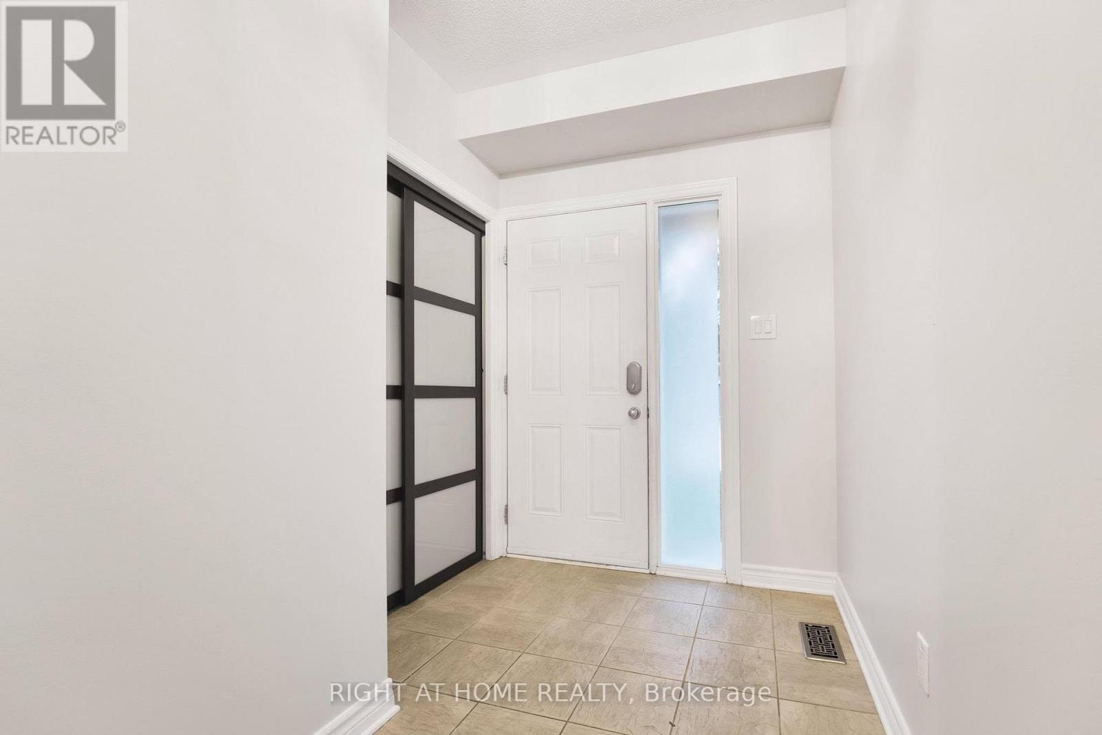 514 Cherokee Way, Ottawa, Ontario  K2S 0H5 - Photo 4 - X13783460