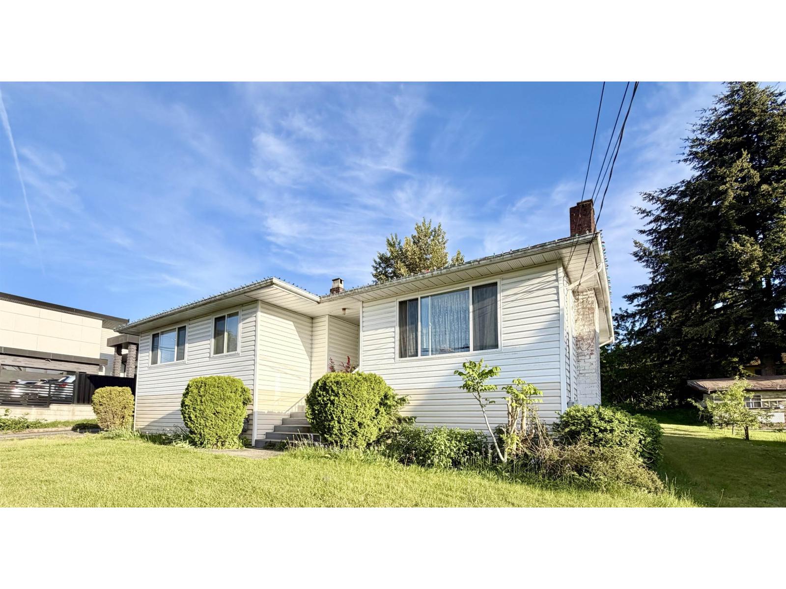 13688 113 Avenue, Surrey, British Columbia  V3R 2J1 - Photo 2 - R3165371