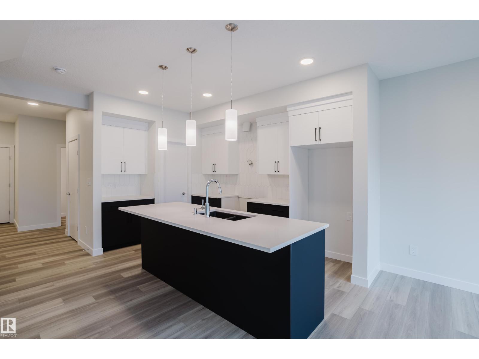 18647 19 Av NW, Edmonton, Alberta  T6M 3M9 - Photo 2 - E4508692