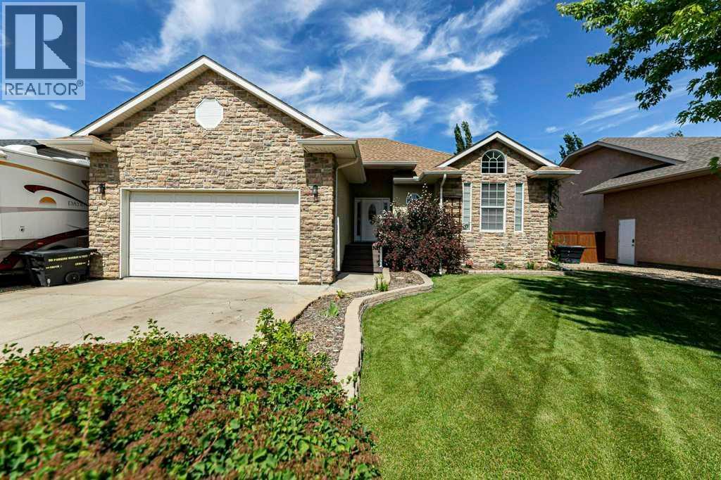 12 Iron Wolf Ridge, Lacombe, Alberta  T4L 2K2 - Photo 1 - A2344640