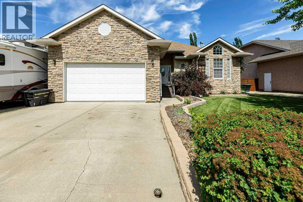 12 Iron Wolf Ridge, Lacombe, Alberta  T4L 2K2 - Photo 27 - A2344640