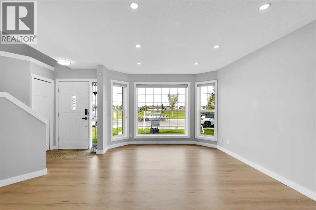 1080 Martindale Boulevard, Calgary, Alberta  T3J 4A2 - Photo 4 - A2345065